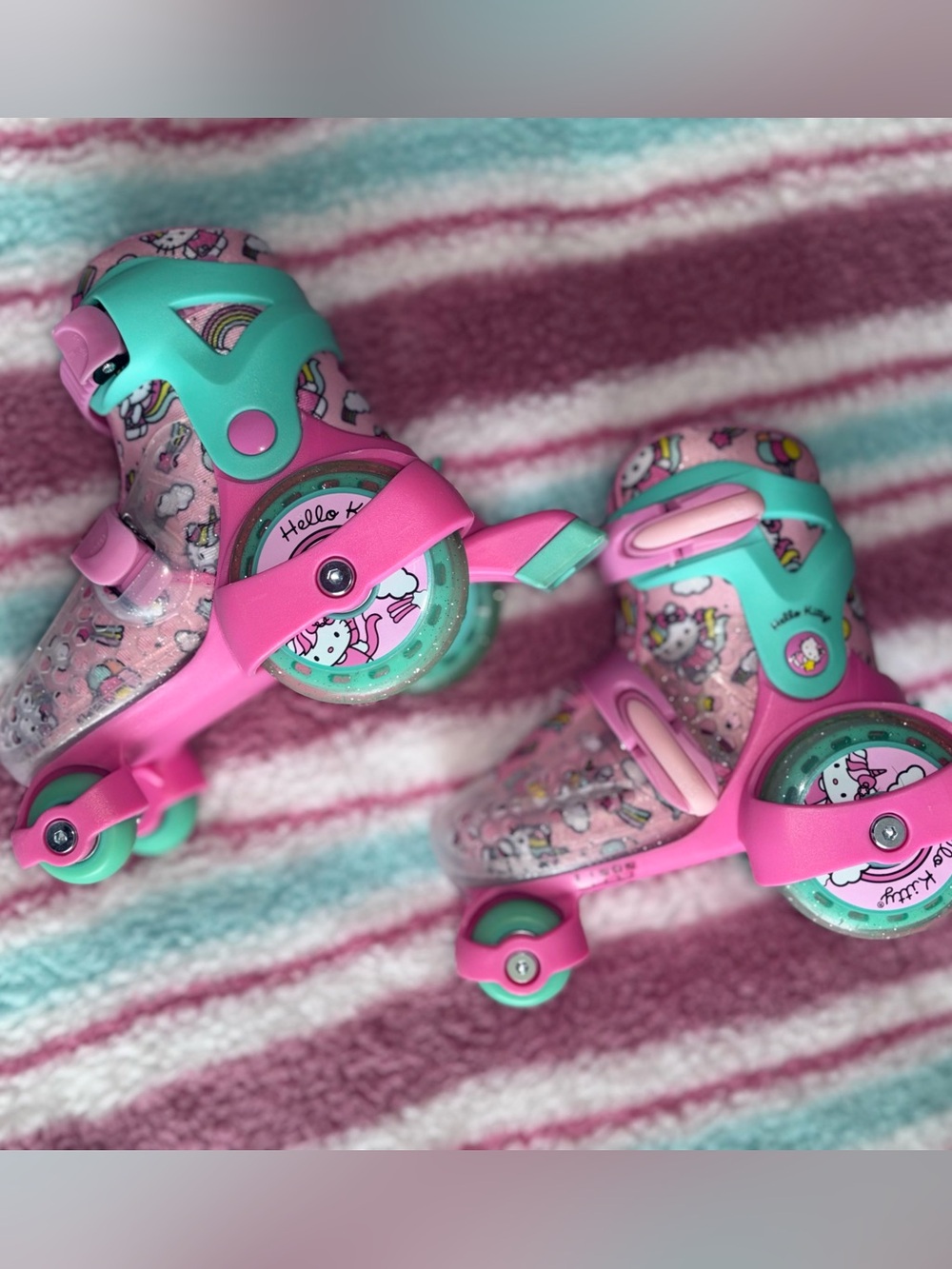 🎀 Hello Kitty 🎀 Pink & Teal Kids Adjustable Roller Skates - Picture 11 of 14